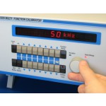 Универсальный калибратор электрических сигналов 5025